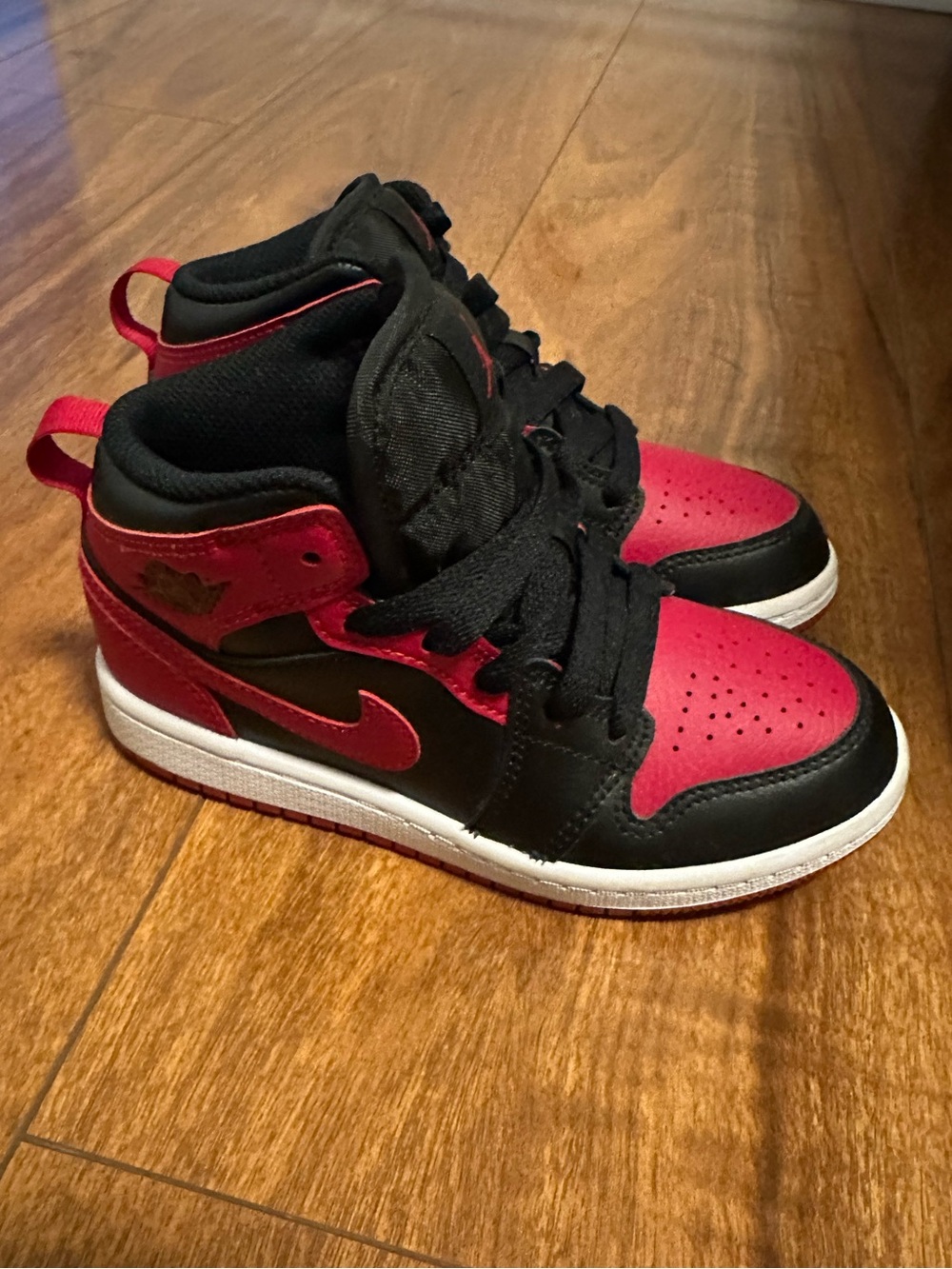 Nike Kids Air Jordan 1 Mid Basketball shoes